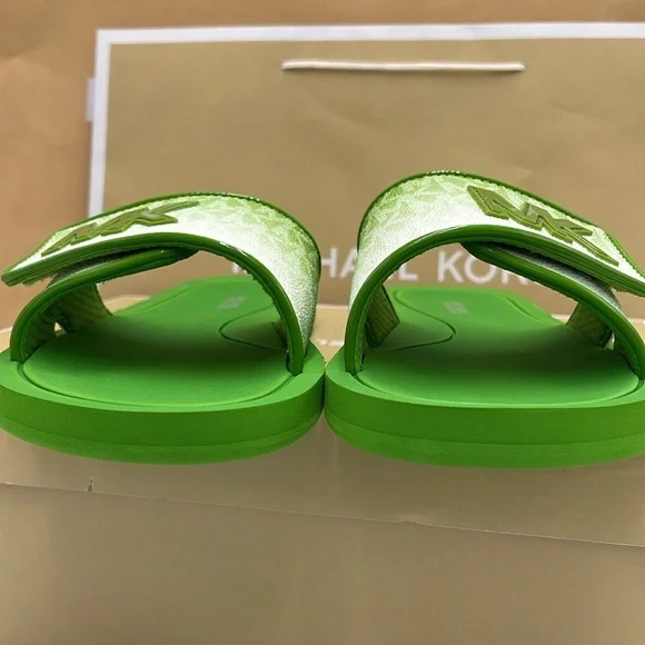 Michael Kors Green Slide Logo Sandals Palmer Ombré Signature
Jungle Green 
NWT - Picture 16 of 16